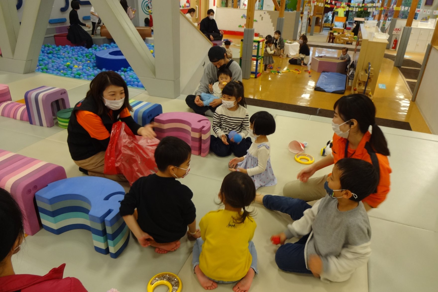 クリスマスイベントのご様子 プレイヴィル 天王寺公園 公園にできた新しいあそび場